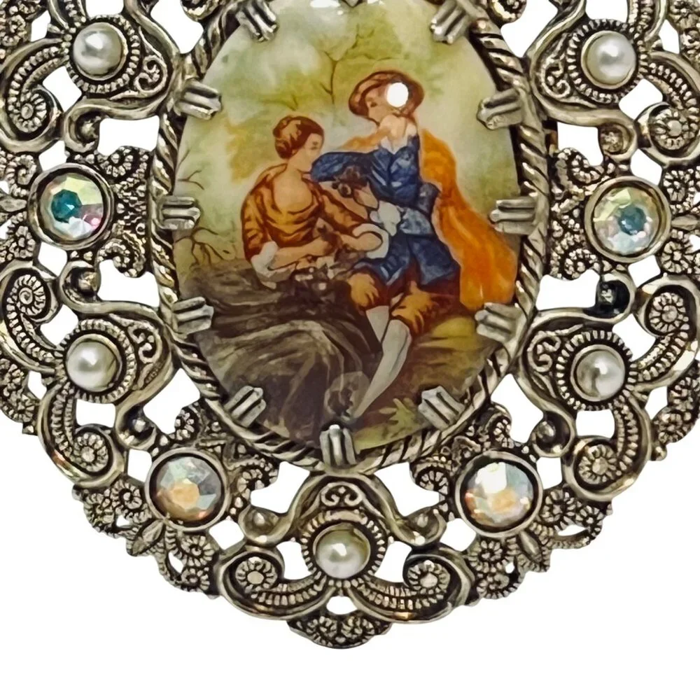 German Silver Tone Porcelain Brooch With Clear Rhinestones & Faux Pearls (5768) - Picture 3 of 6